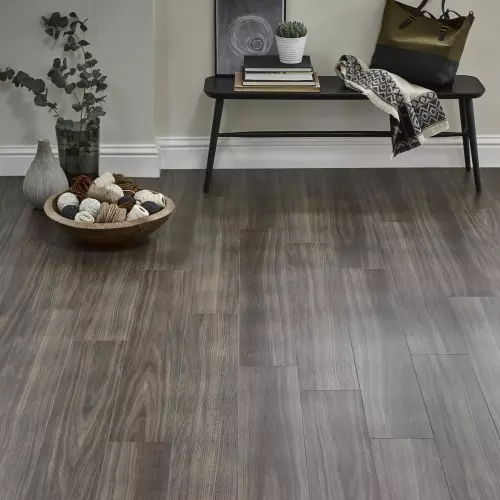 Amtico - 161107HallwayWalnut 027-RT LR - 1